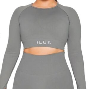 ILUS Label Seamlux Intensify Grey Long Sleeve Size L NWT